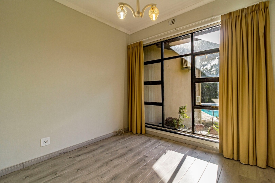 8 Bedroom Property for Sale in Helderberg Estate Western Cape